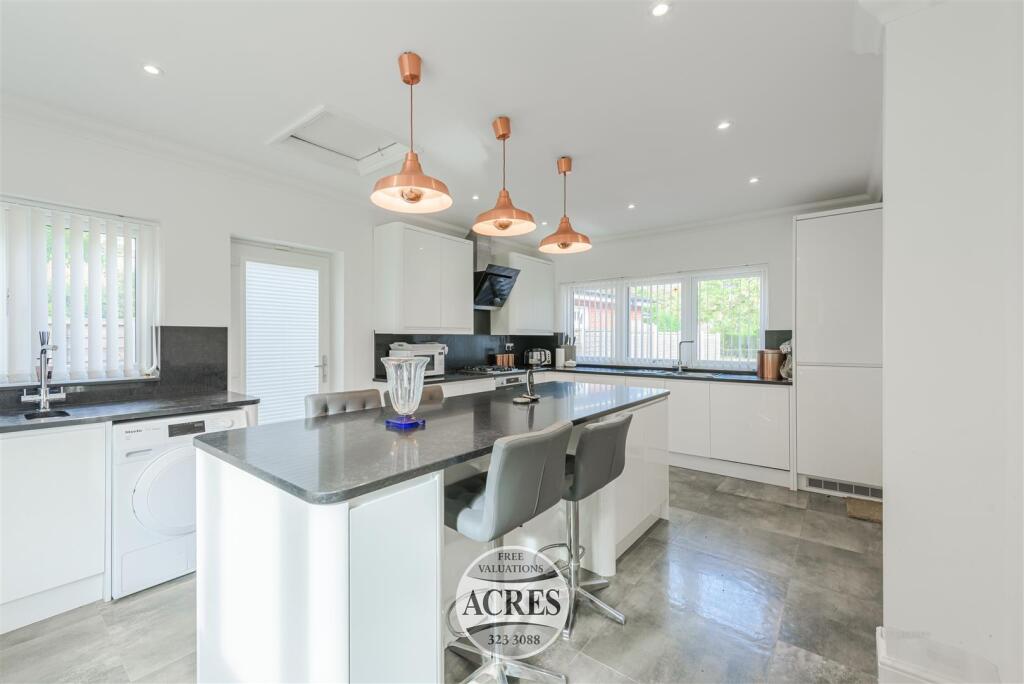 TheSpinney (9) (Large).jpg