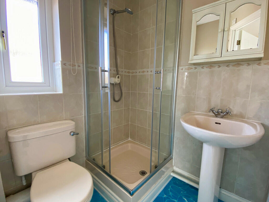 Ensuite To Main B...