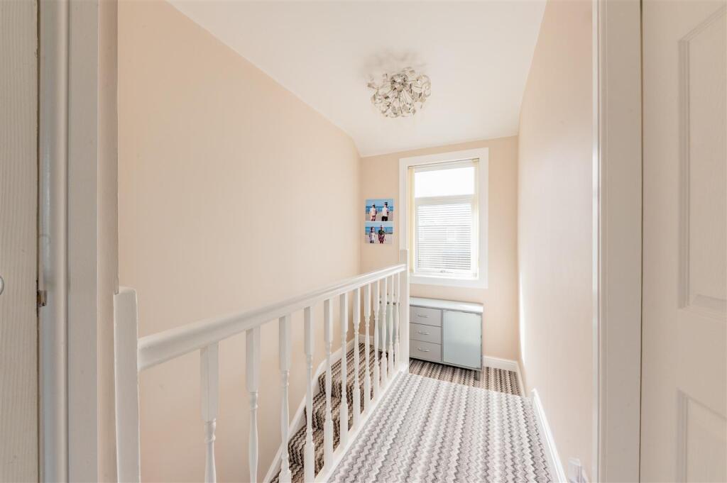 13 Lowson Avenue Forfar-13.JPG