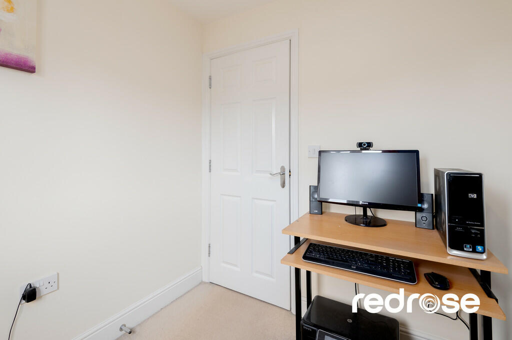 11 Robinson Close...