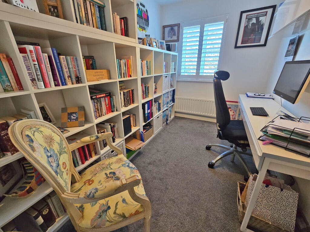 Fourth bedroom (2...