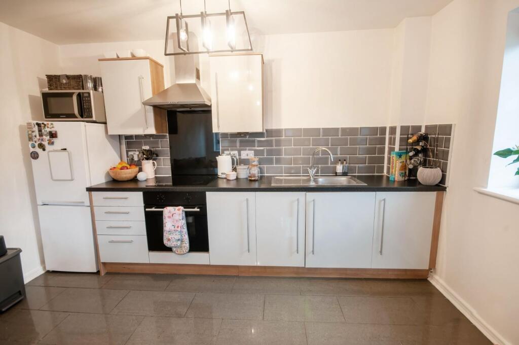 Lounge/Kitchen