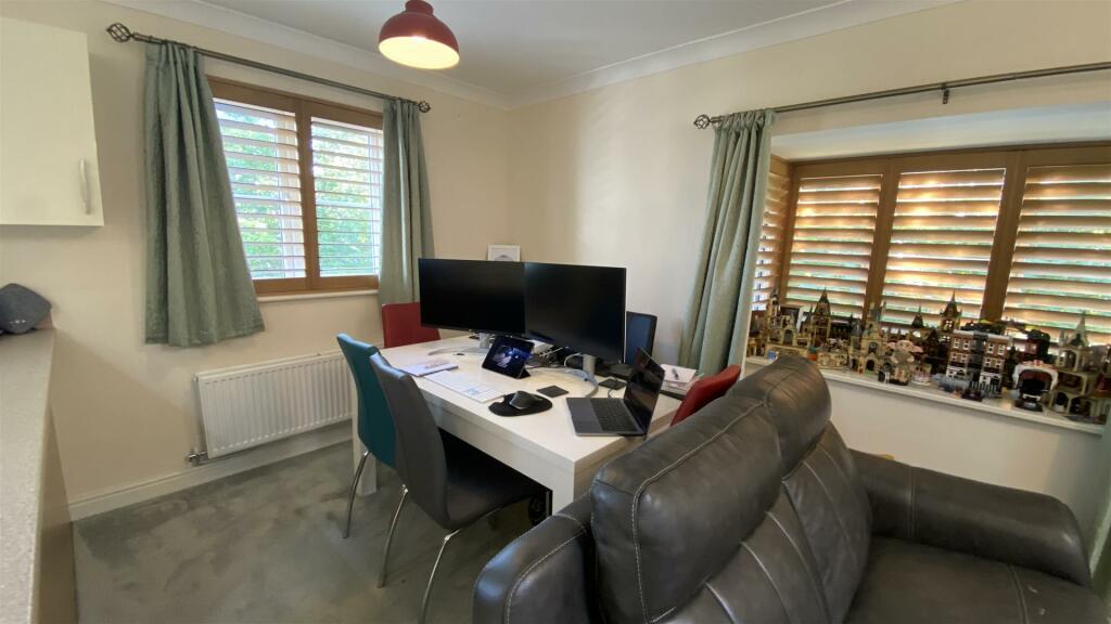 Dining Area.jpg