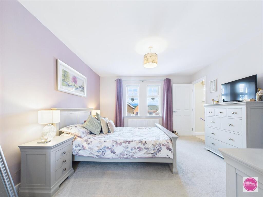 Henley Grove, Church Gresley (23).jpg