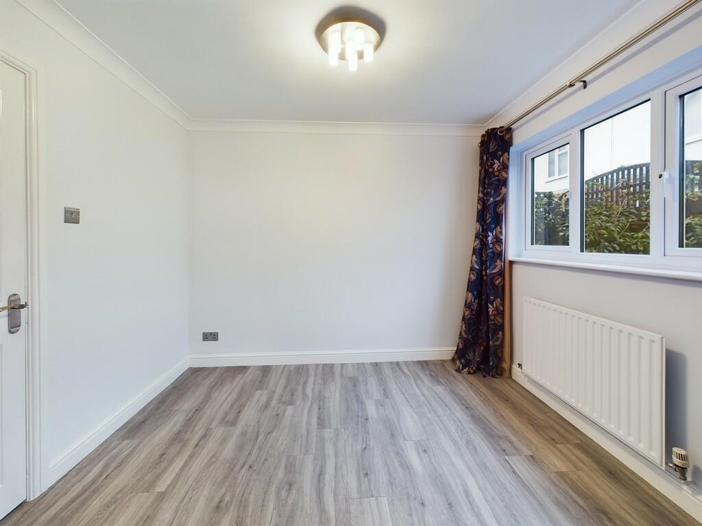 CAM02854G0-PR0281...