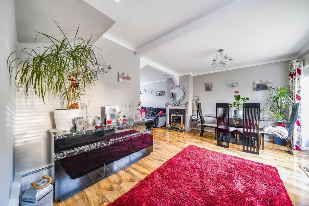 Lounge/Dining Room