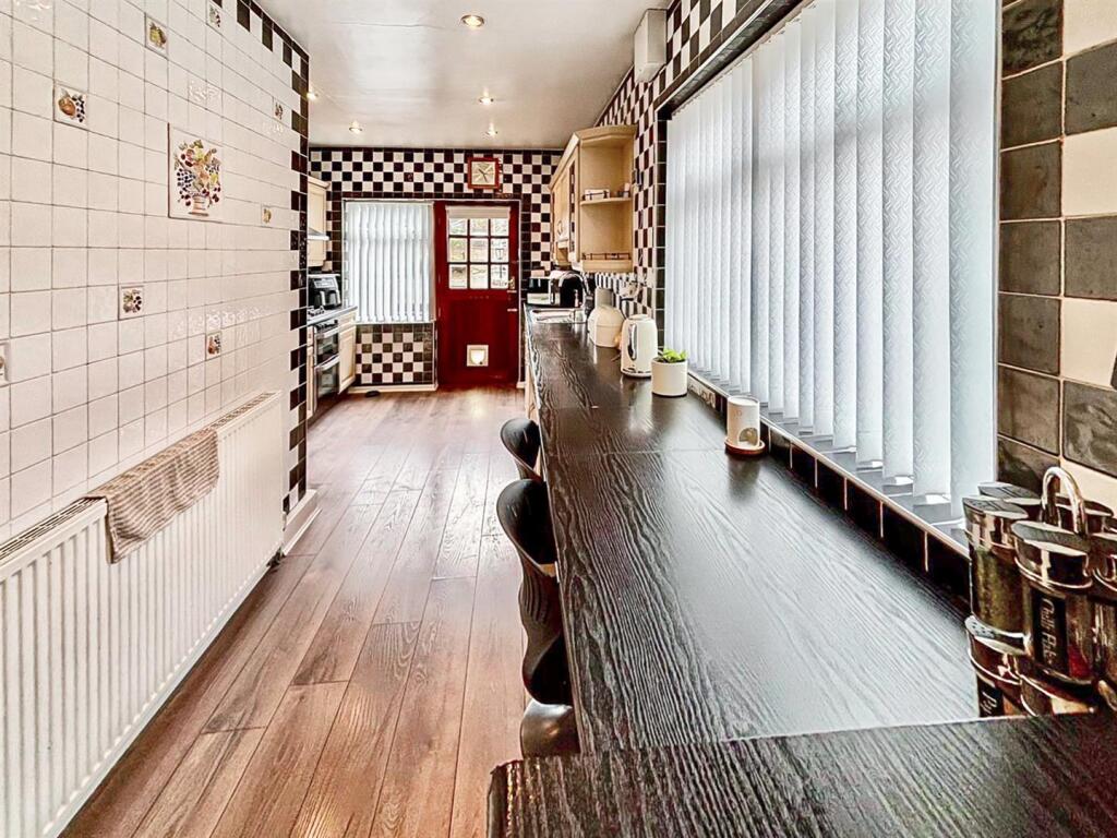 Breakfast Kitchen: