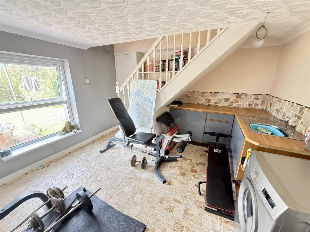 Open-plan Living Room / Kitchen