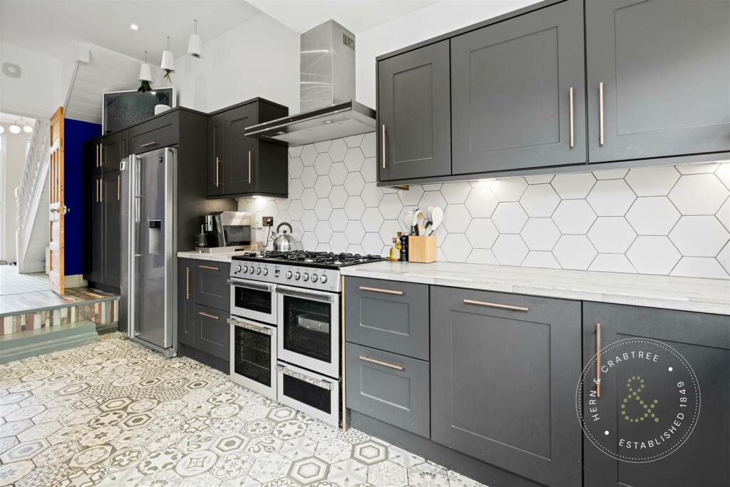 Clodien Avenue, Heath, hern crabtree (13).jpg