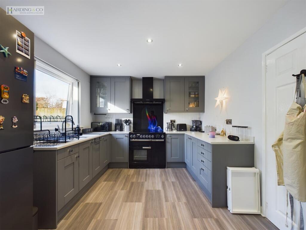 Kitchen ii.jpg