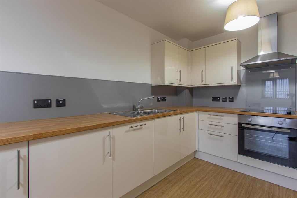 Victoria Park Court 3-5.jpg