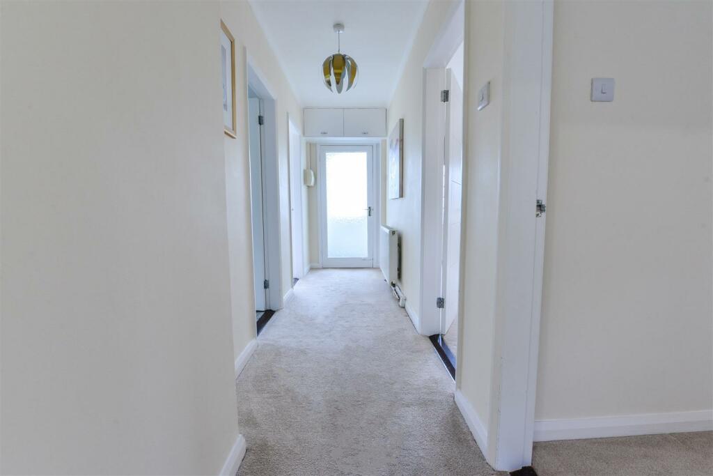 22 53a Holbrook Road.jpg