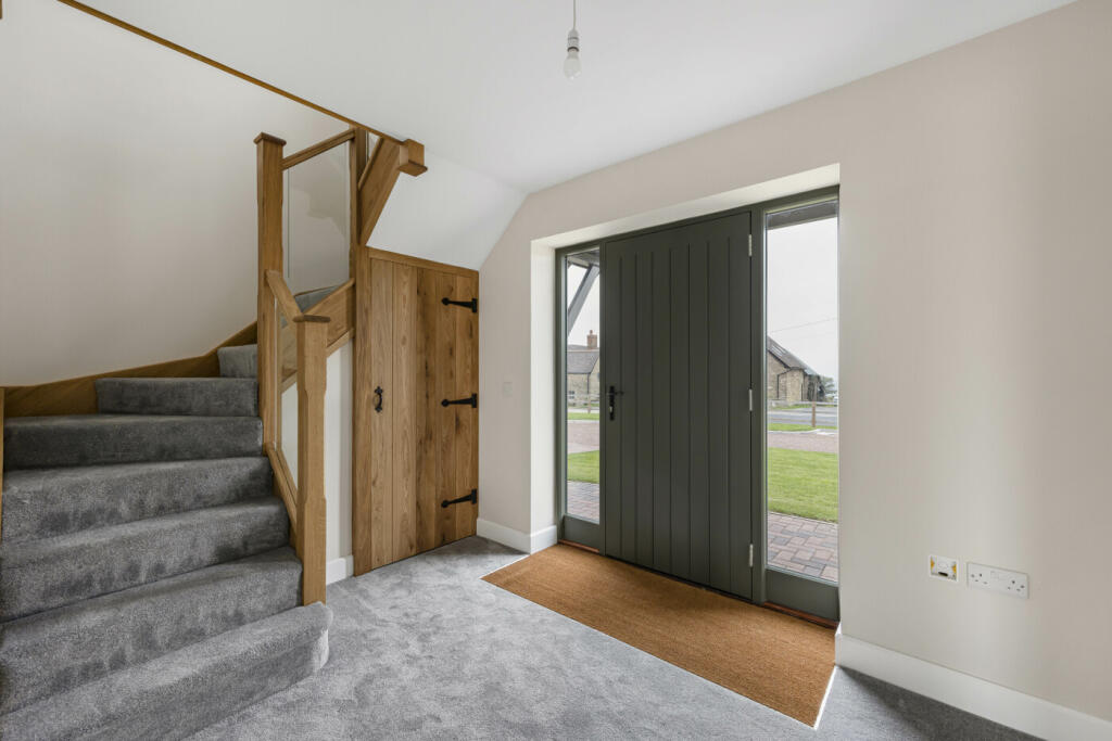 ENTRANCE HALLWAY
