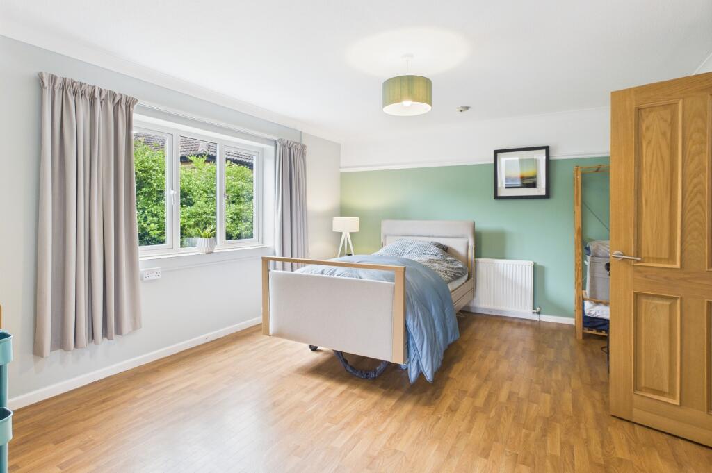 CAM02519G0-PR0295-STILL024