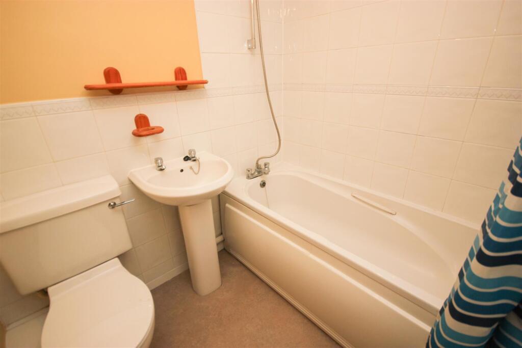 Bathroom.jpg