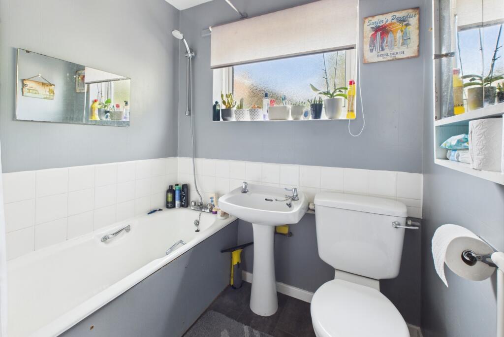 CAM02519G0-PR0310-STILL008