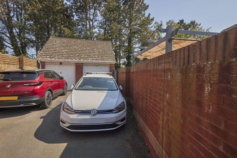 Garage &amp; Parking