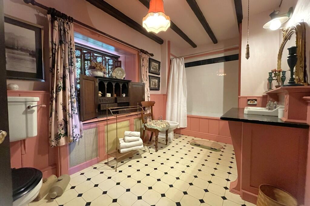 Bedroom 2 Ensuite