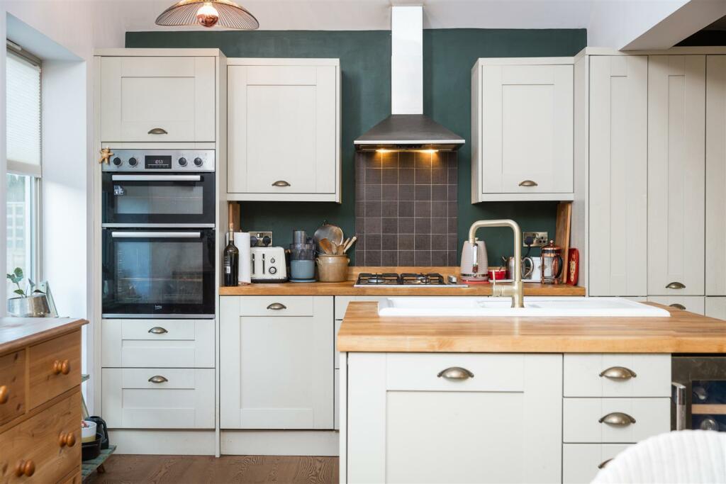 9 Lancaster Way-08.jpg