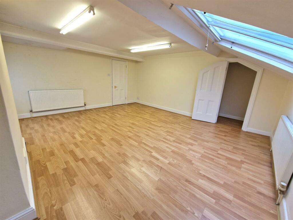 Top Level Bedroom2