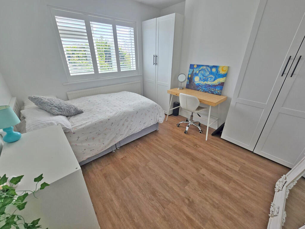 Second Bedroom (2...