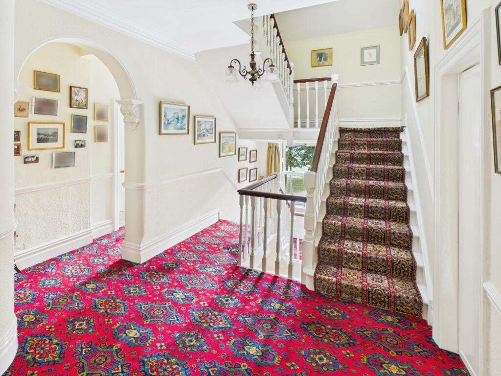 CAM04233G0-PR0042-STILL006