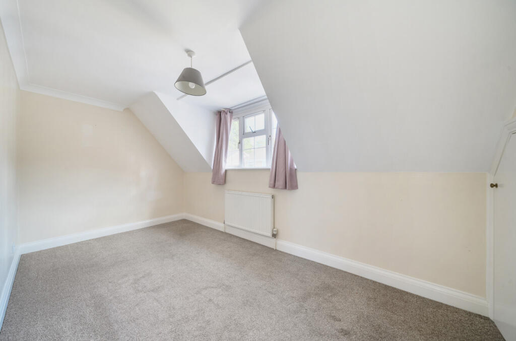 1348349-4-68b5c56...