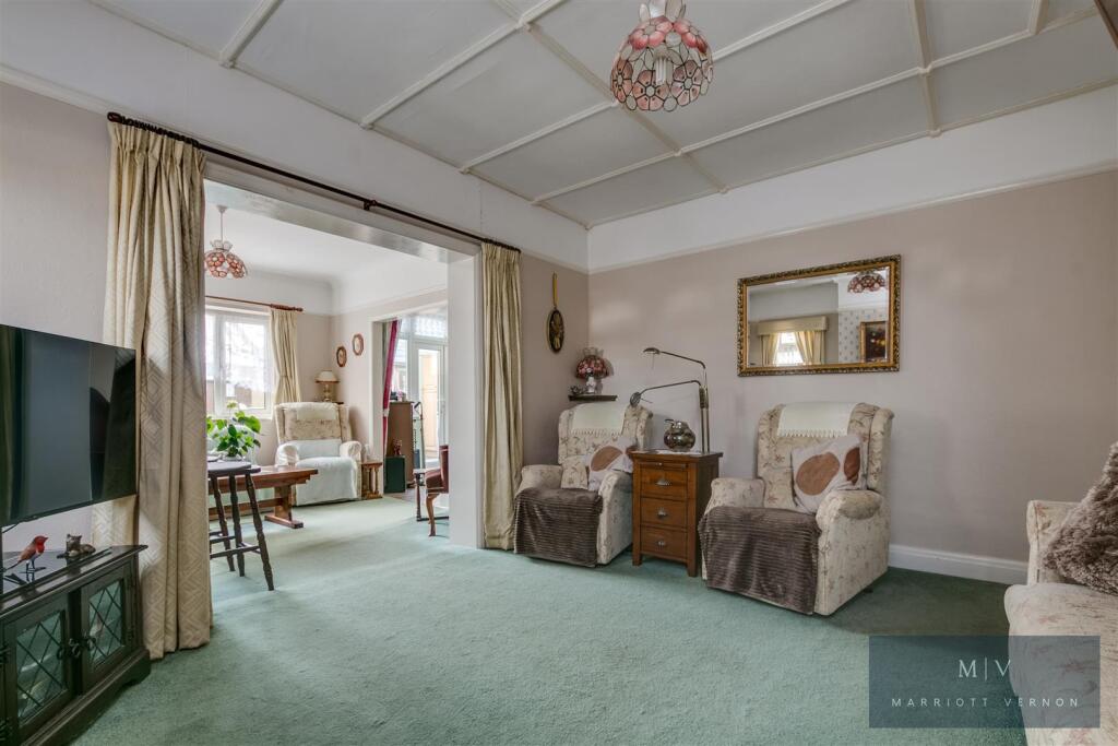 Woodmere Close 14 MV-7.jpg