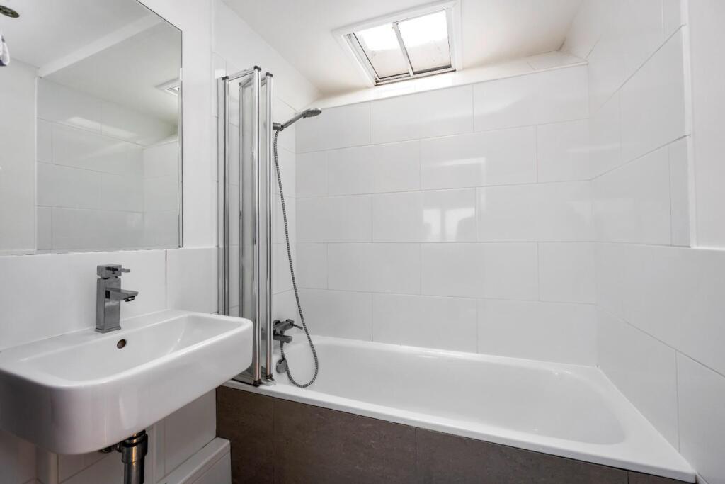 Harbour Way, 200-003.JPG