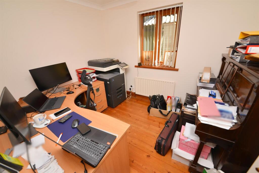 Bedroom 4 / Office