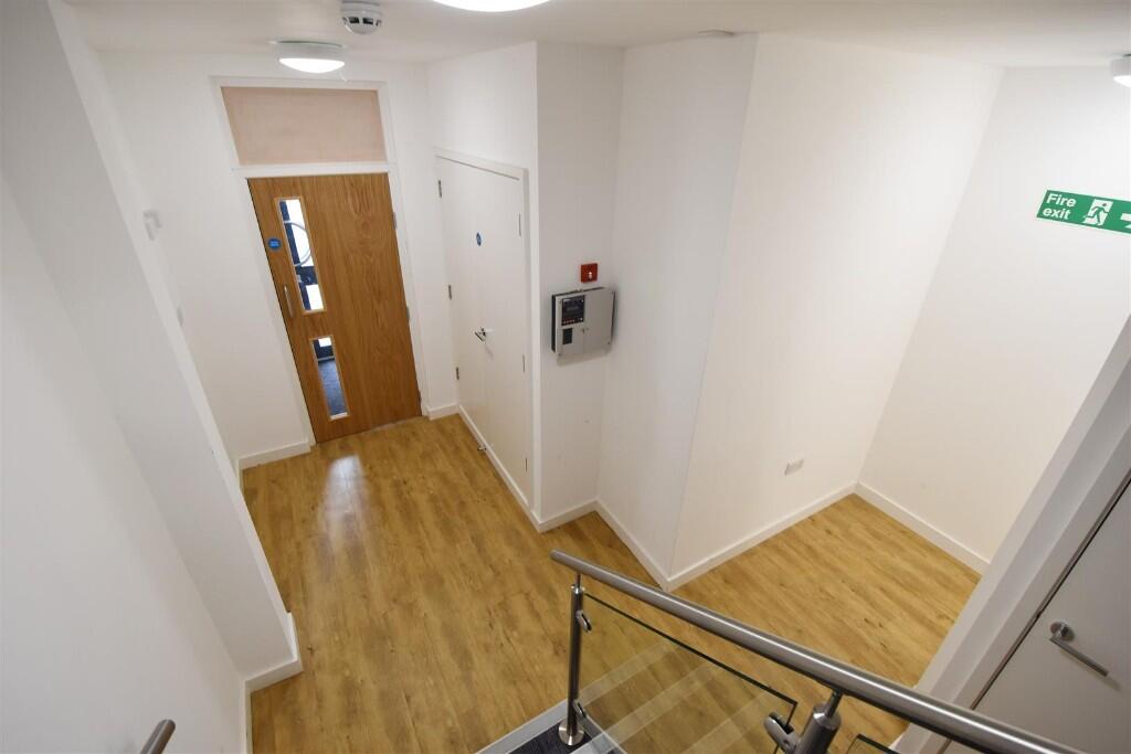 Comunnal Hallway