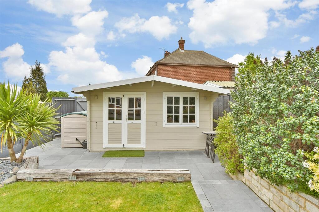 Workshop/Outbuildings