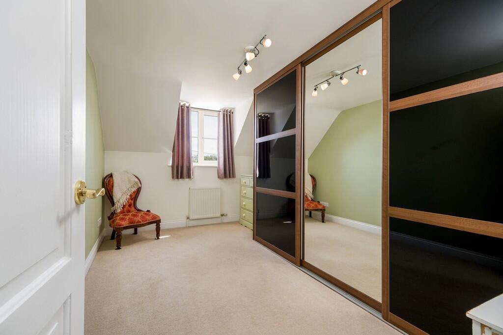 1440px-Brambles-2...