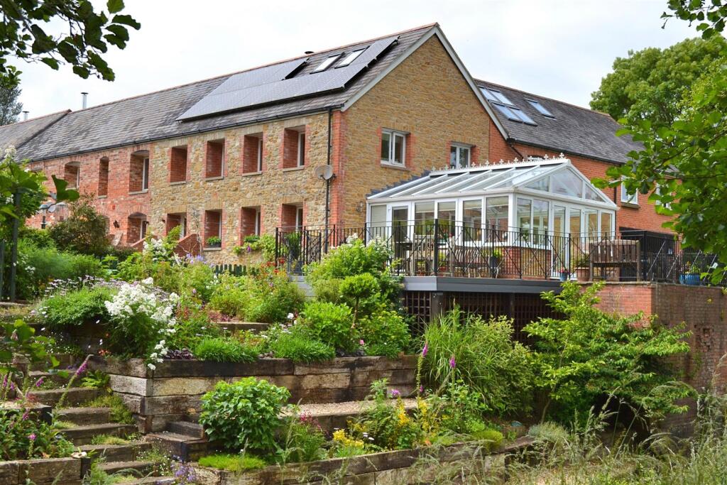 exterior 1 (edited).jpg