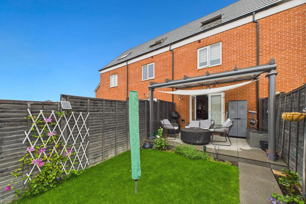 CAM05454G0-PR0041-STILL037