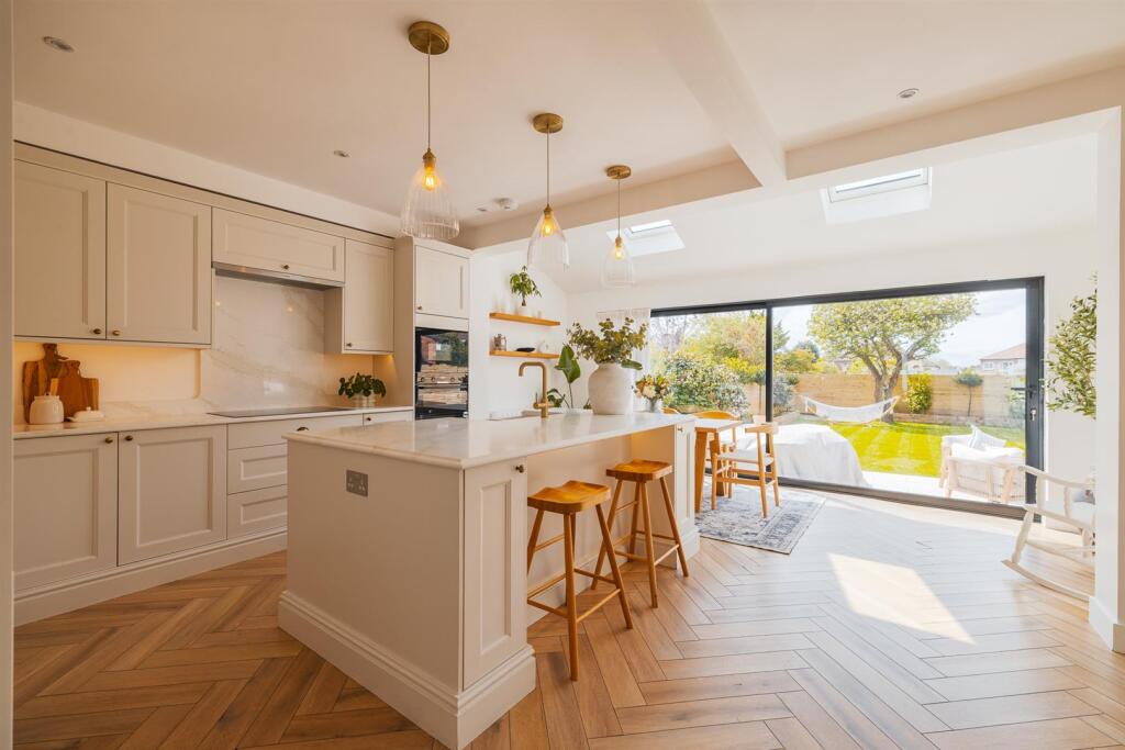 126 Brom Village Rd-18.jpg