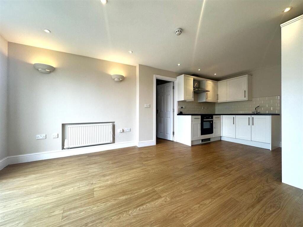 Kitchen Lounge.jpg