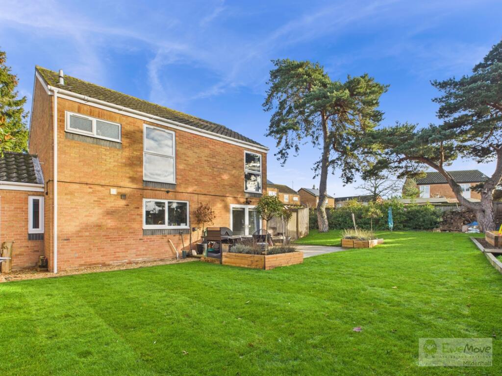 EweMove Mildenhall Cedar Close Garden 4