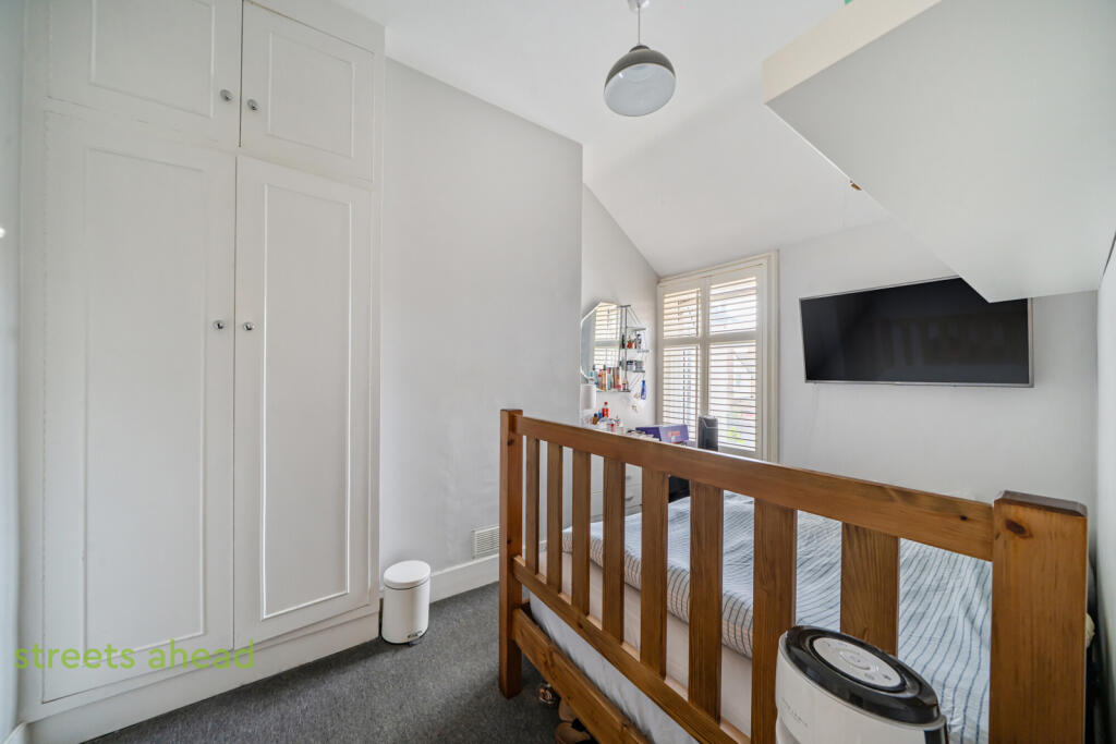 d81a228b-fbee-44e...