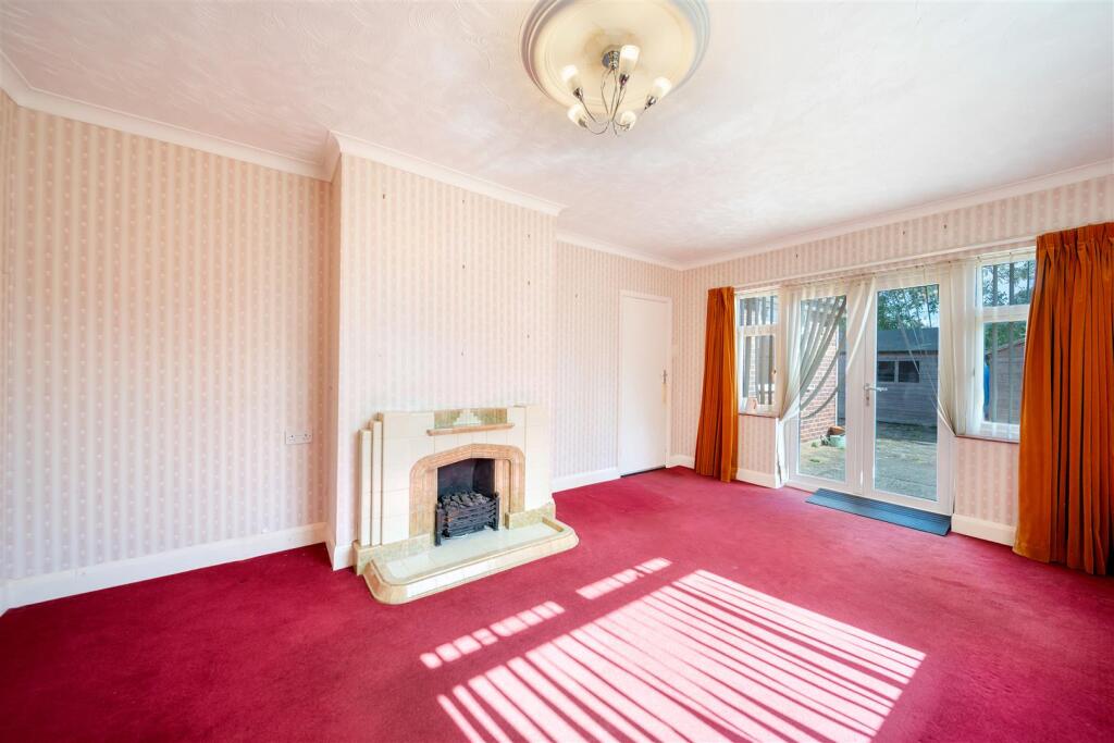 22 Dorset Close-08.jpg