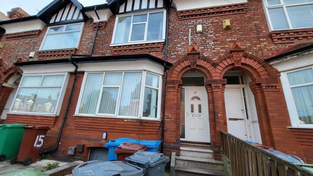 A charming traditional terraced house with dist...