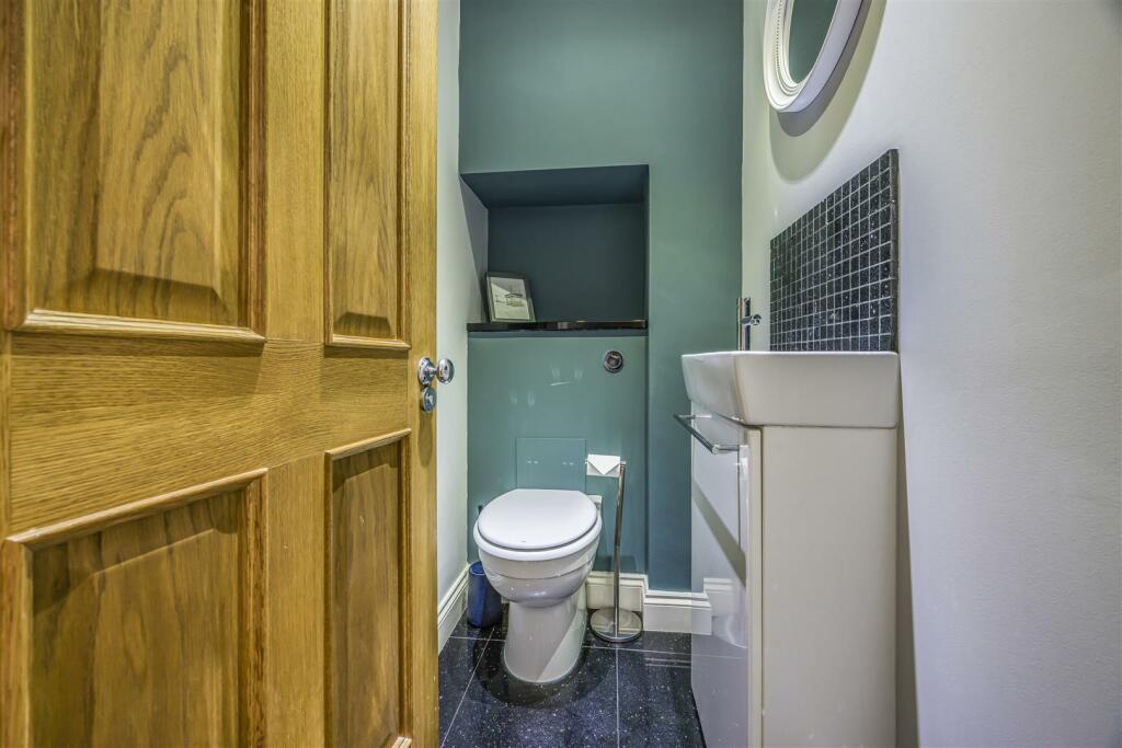 11 Hilltop Crescent, Drayton-PorticoMarketing-Sara