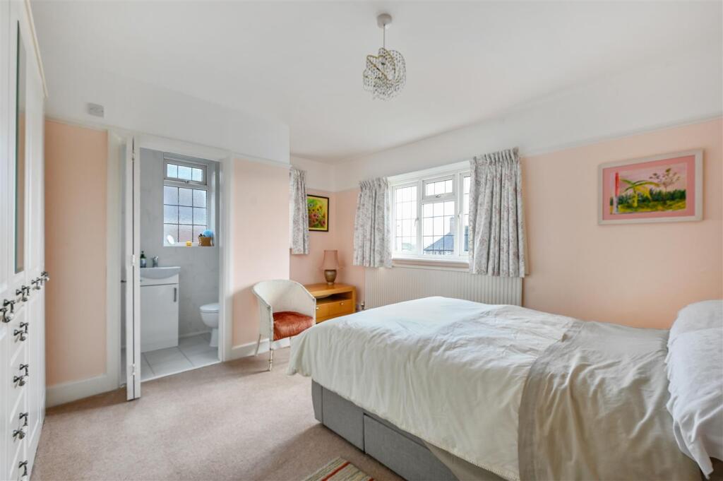 186 COODEN DRIVE - TN393AH (40).jpg