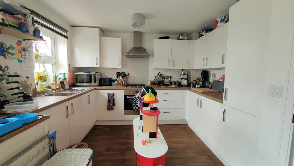 kitchen diner.jpg