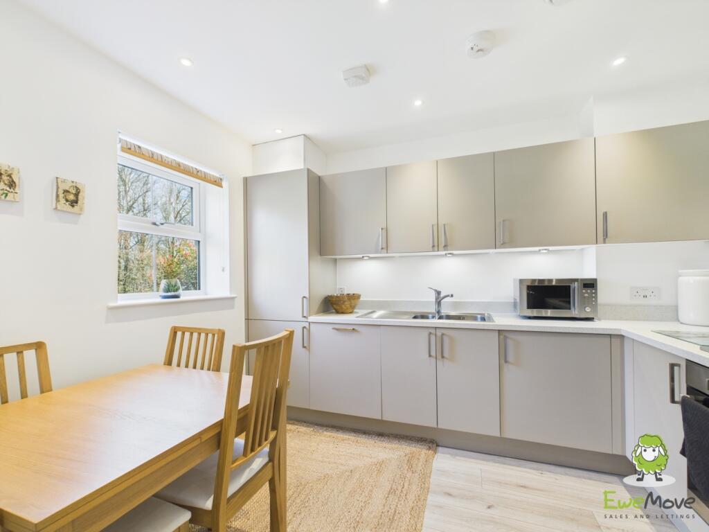 CAM03778G0-PR0186-STILL002