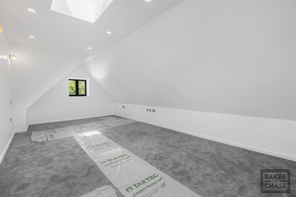 Bedroom 3 (First Floor)