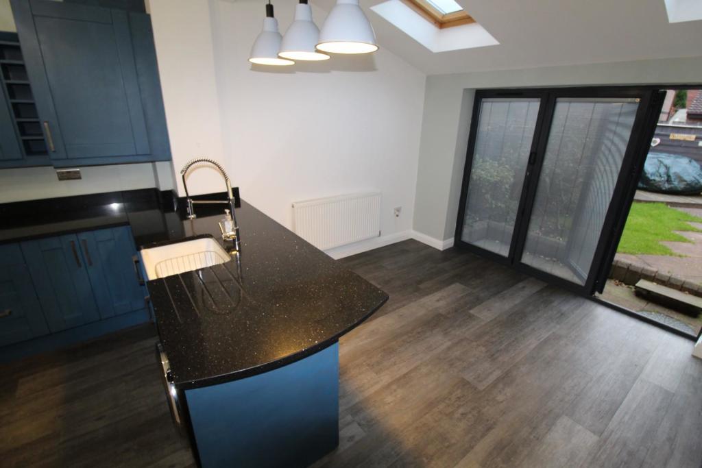71 Longsight Rd
