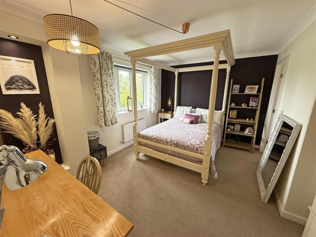 Bedroom 2.jpg