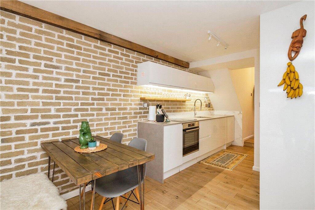 Lounge Kitchen