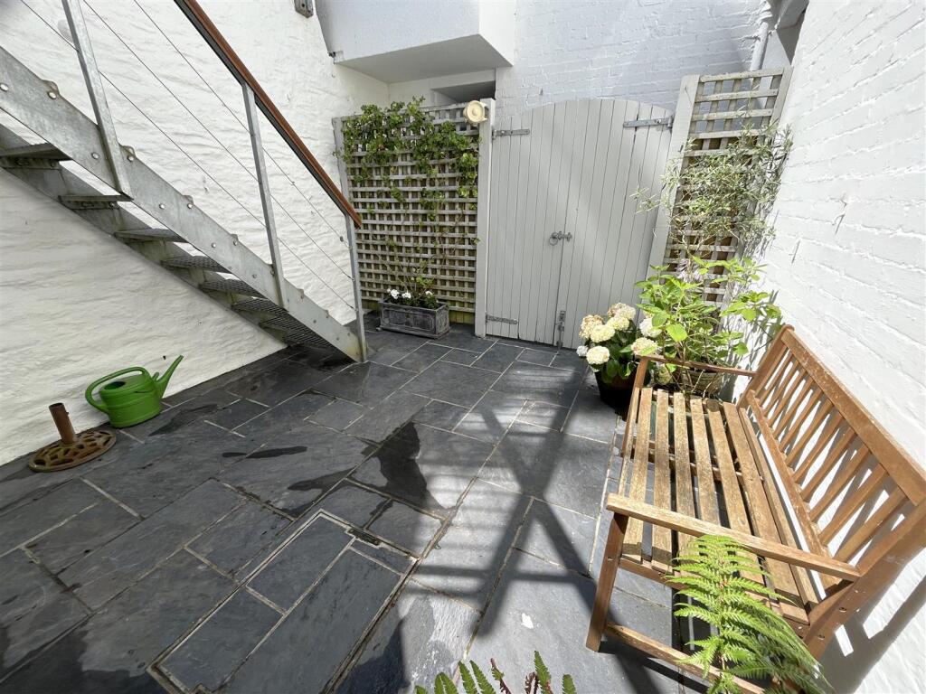 courtyard 5.JPG